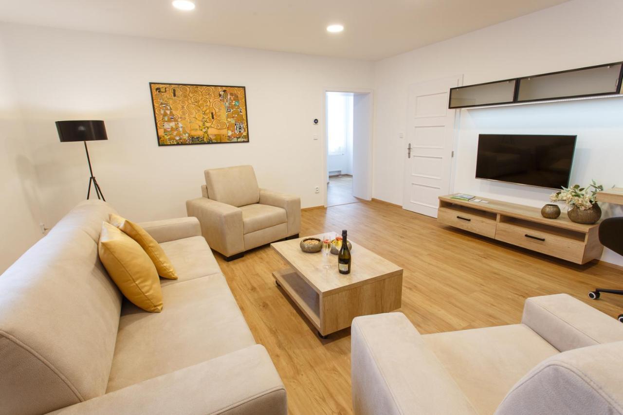 Apartments Villa Whitehouse Ostrava Kültér fotó